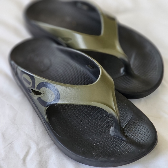 OOFOS Shoes - Oofos sandals